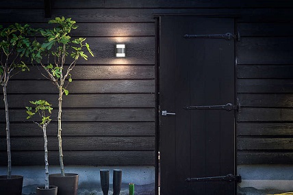 Zanim zbudujesz dom, zastanów się nad rozmieszczeniem oświetlenia zewnętrznego