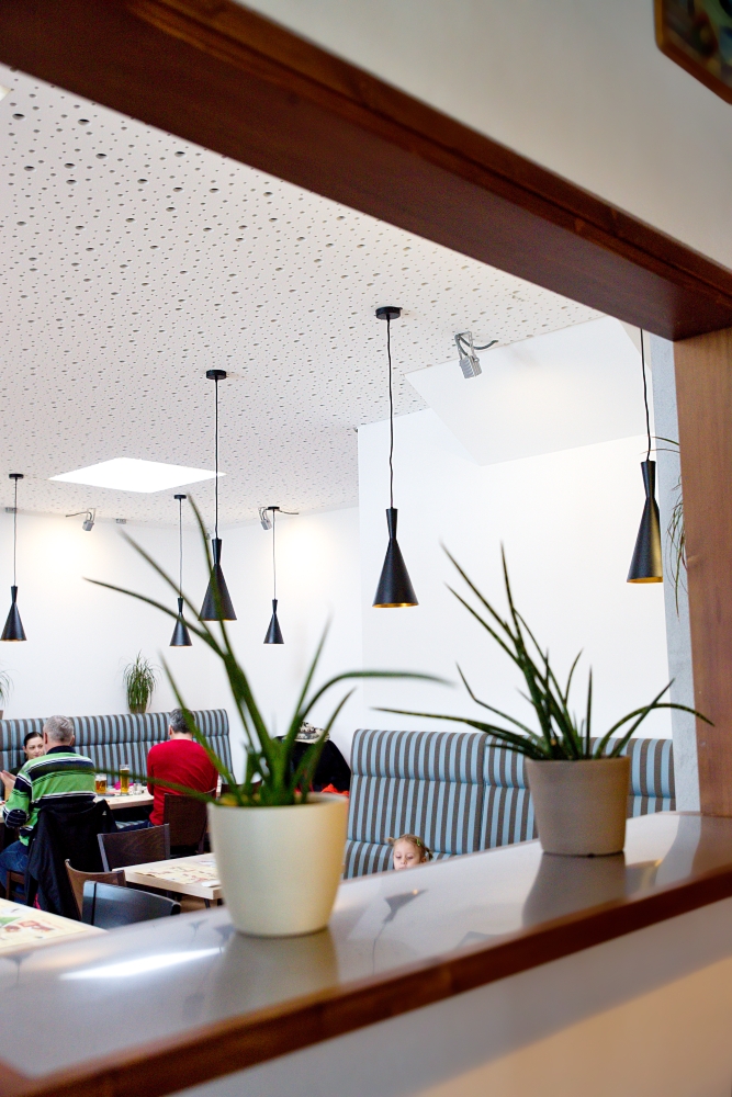 Nowoczesne oświetlenie do restauracji i kawiarni