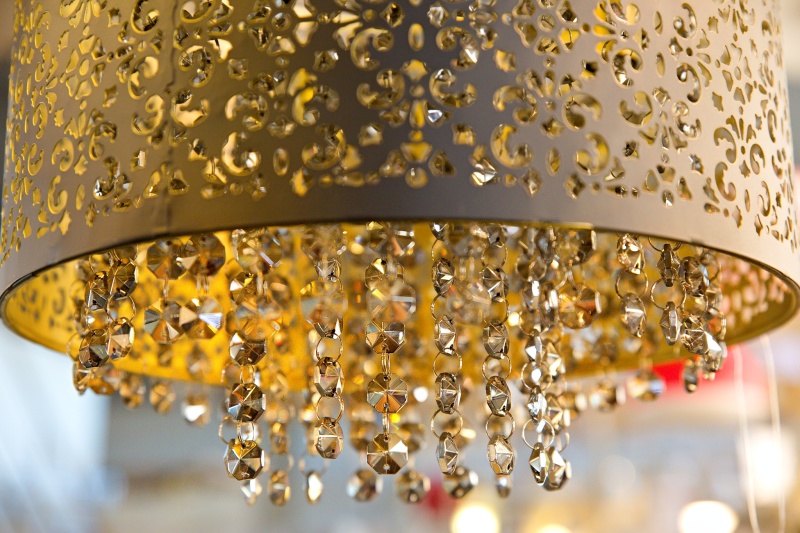 jak wyczyścić kryształowy żyrandol