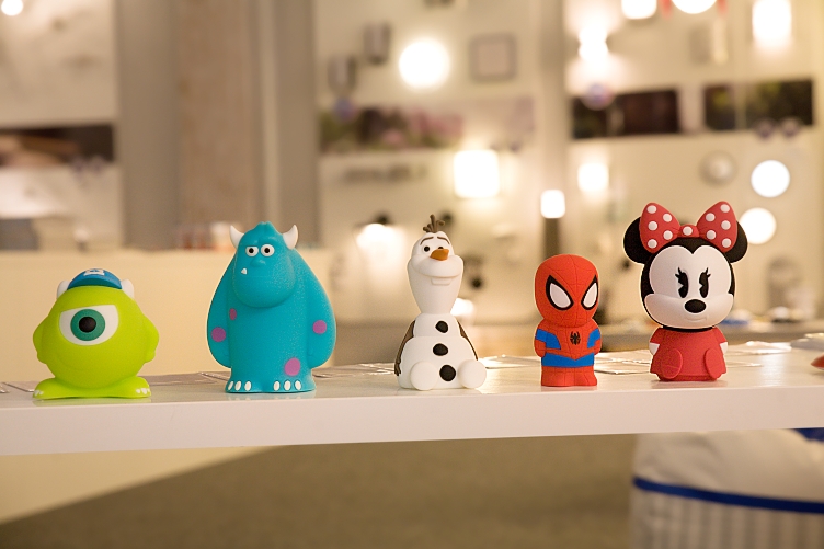 lampy dziecięce przyciemniają światło